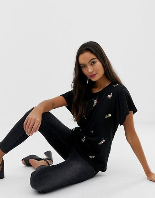 Pimkie ditsy floral embroidered T-shirt for women - exxab.com